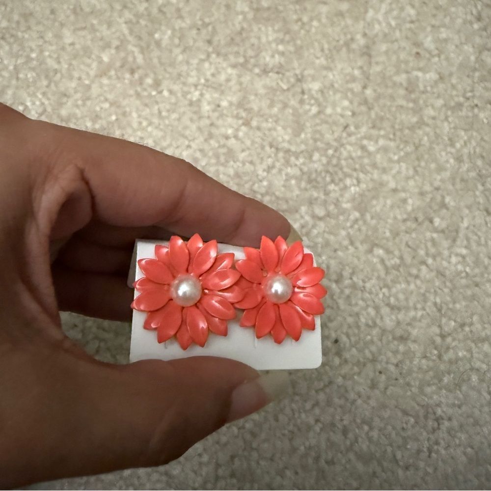 4/$25 Coral Flower Earrings Pearl Center statement studs new gift 3D